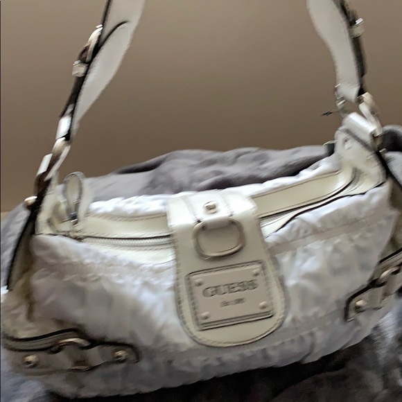 Guess (4) - Picture 3 of 7